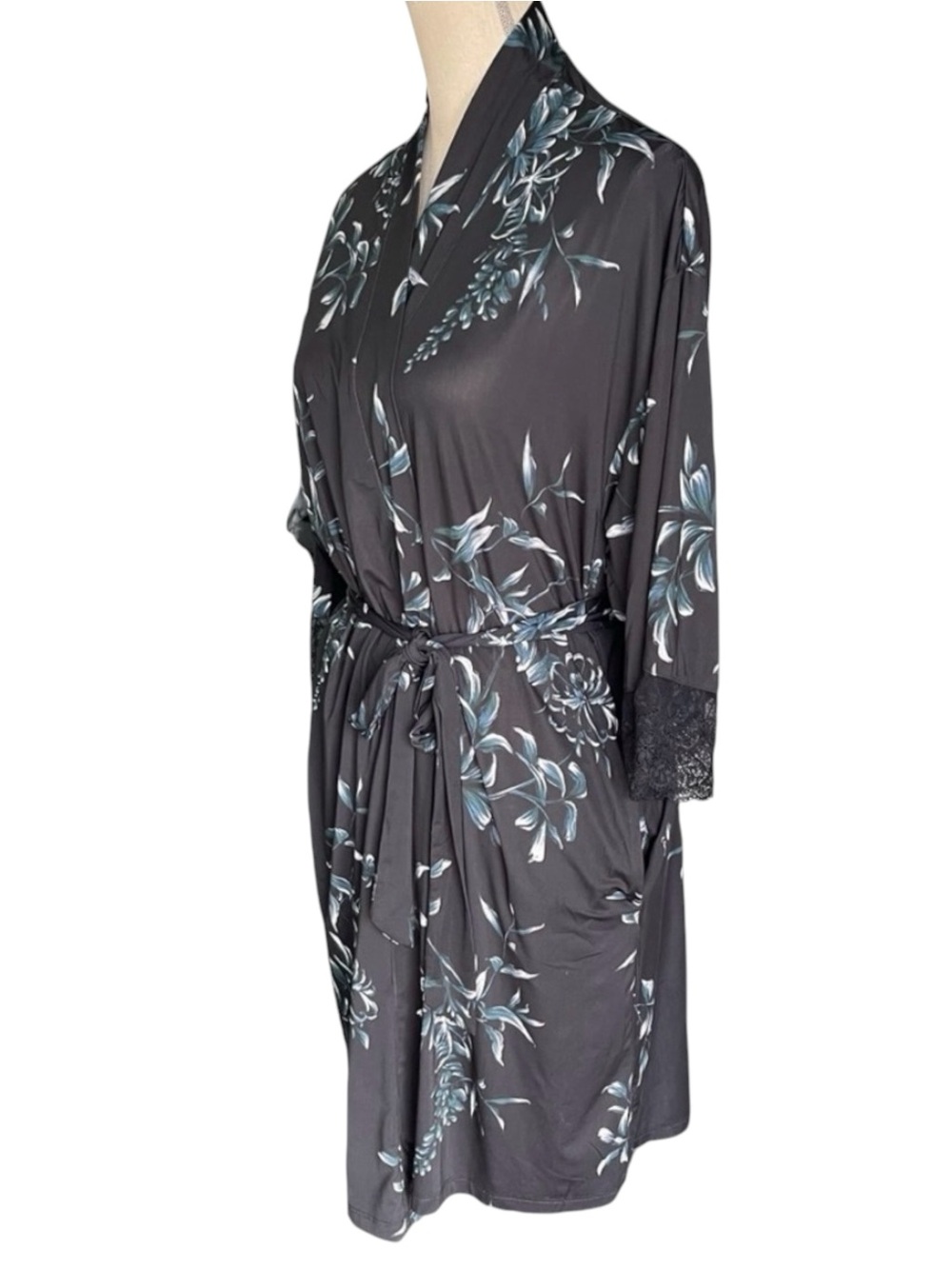 La Vie en Rose Black Floral Lightweight Short Robe (S)